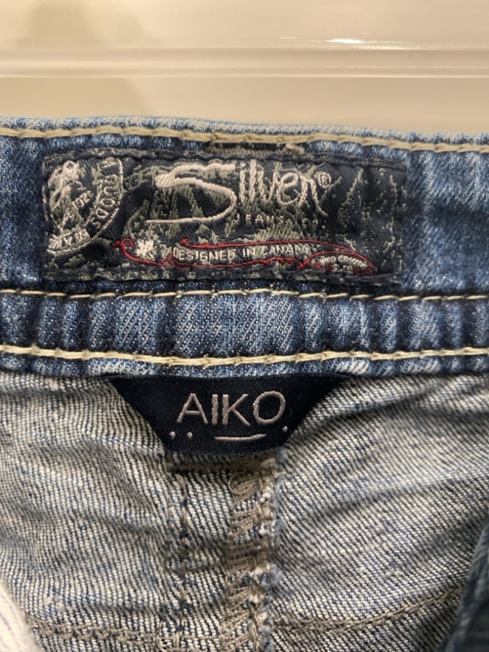 Silver Jeans Low Rise Mid Short Distressed Denim Shorts W30 Y2K Aiko Stretchy - Picture 5 of 12